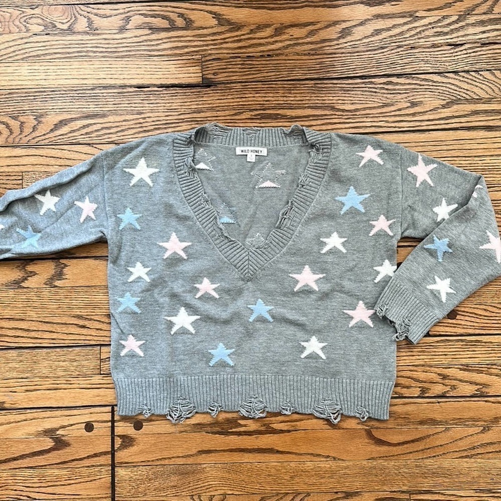 Wild Honey Super cute Cropped Star Distressed Sweater Size S Gray and Pink - Picture 2 of 5